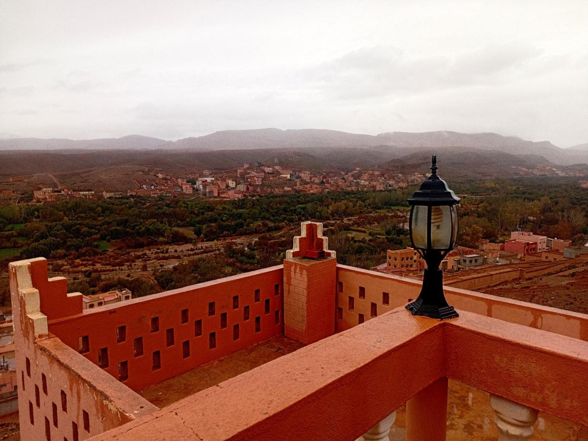Hotel Almanader Boumalne Dades Bagian luar foto